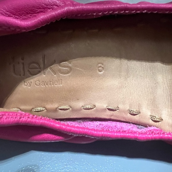 Tieks Italian Leather Vibrant Pink Leather Flats size 6 - Picture 5 of 9